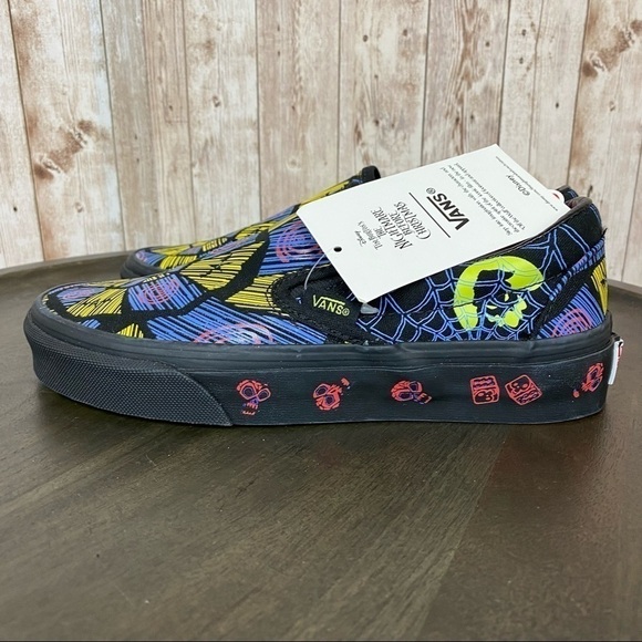 Vans x Disney The Nightmare Before Christmas Classic Slip On Sneaker Size 5 Wmn - Picture 6 of 14